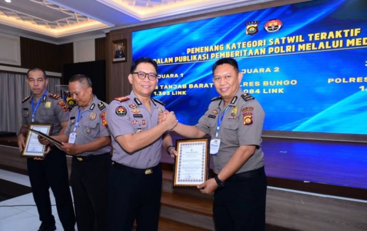 Polres Tanjab Barat Raih Tiga Penghargaan Sekaligus pada Rakernis Humas Polda Jambi 2026