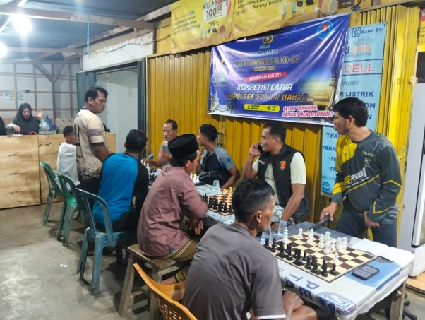 Sambut Hari Bhayangkara ke-80, Polisi Gelar Turnamen Catur di Desa Bakti Mulya Kab Muara Jambi