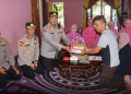 Wujud Kepedulian Polri, Kapolres Sarolangun Gelar Anjangsana kepada Personel Sakit dan Warakauri