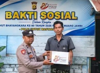 Sambut Hari Bhayangkara ke-80, Polres Muaro Jambi Salurkan Bantuan Sembako kepada Warga Kurang Mampu