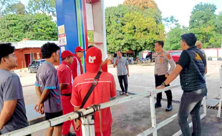 Kapolsek Batin XXIV Tindak Cepat Dugaan Pelangsiran BBM Subsidi di SPBU Durian Luncuk, Tegaskan Pengawasan Diperketat