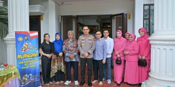 Kapolda Jambi Bersama PJU dan Bhayangkari Gelar Anjangsana ke Purnawirawan Polri dalam Rangka Hari Bhayangkara ke-80
