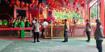 Polsek Tungkal Ilir Amankan Perayaan HUT Dewa Kuan Kong di Klenteng Kuan Kong Bio, Ibadah Berlangsung Aman dan Kondusif
