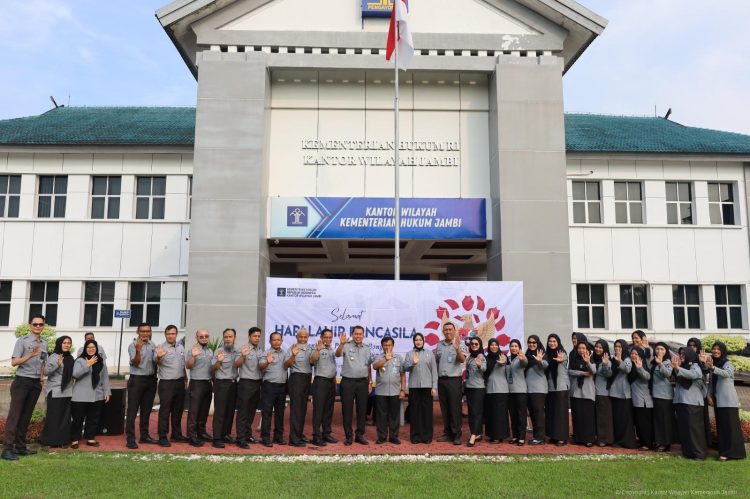 Kanwil Kemenkum dan KemenHAM Jambi Gelar Upacara Hari Lahir Pancasila 2026