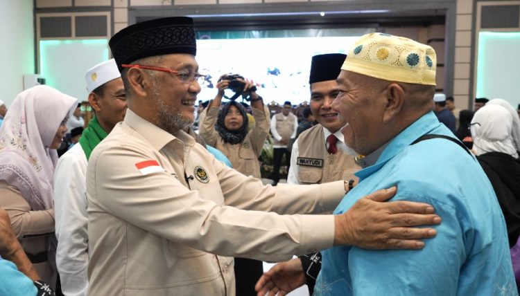 Menhaj Sambut Kepulangan 444 Jemaah Haji Jambi, Tegaskan Komitmen Peningkatan Layanan