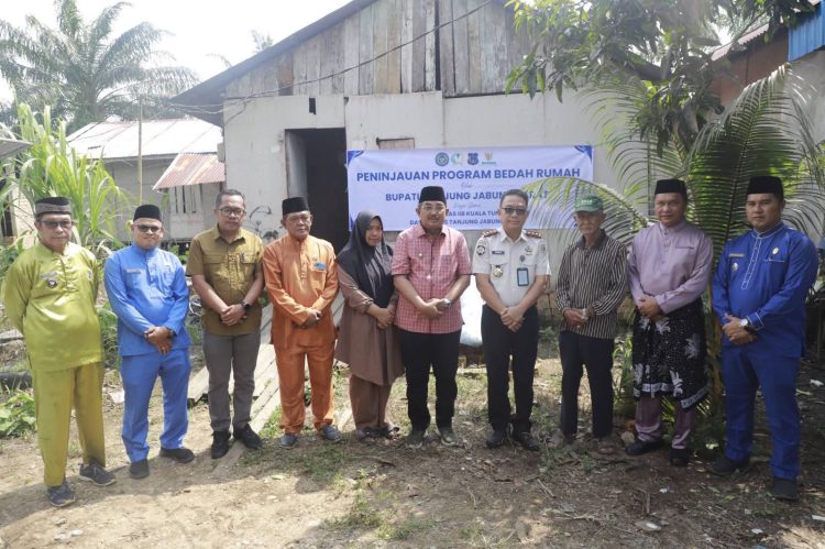 Disdik Provinsi Jambi Ikut Berbagi Sarapan Gratis Rabu Berkah
