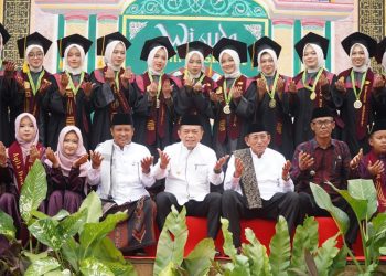 Gubernur Al Haris Doakan Santri Ponpes Al-Anwar Jadi Generasi Berakhlak Mulia dan Berprestasi