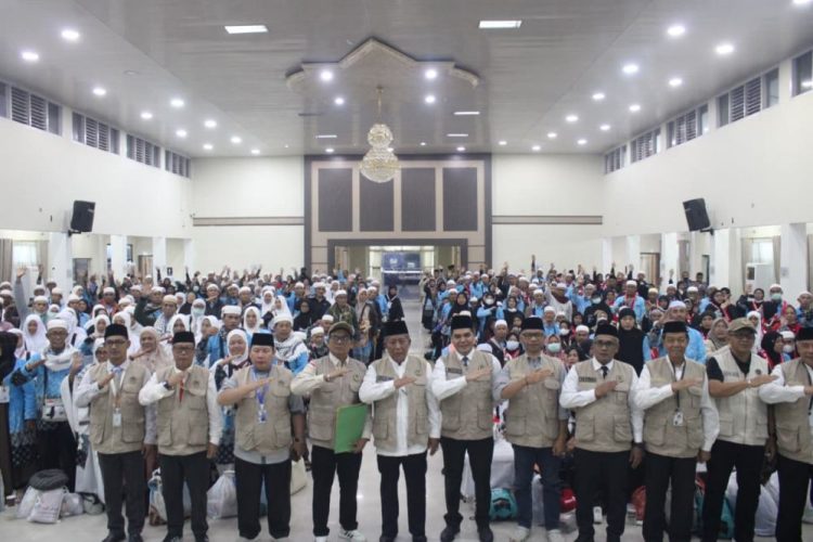 Gelar 10 Muharram 1448 H/2026 M, Pemprov Jambi Beri Santunan kepada 2000 Anak Yatim dan Difabel