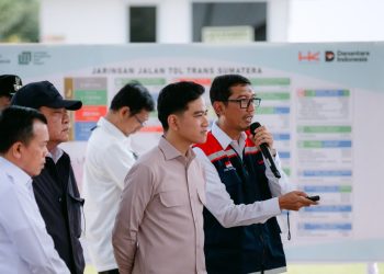 Bupati Tanjab Barat Serahkan Bantuan Kepada Korban Kebakaran di Tungkal Ilir