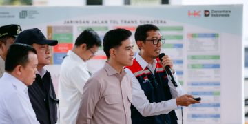 Bupati Tanjab Barat Serahkan Bantuan Kepada Korban Kebakaran di Tungkal Ilir