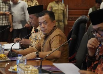 Gubernur Al Haris Pimpin Rapat Evaluasi Perkembangan Pelaksanaan Kegiatan Pembangunan Triwulan II TA