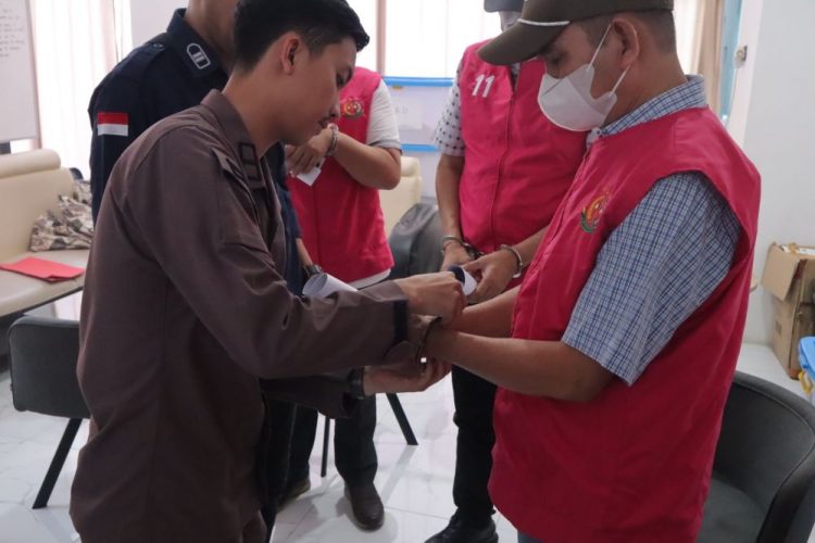 Eks Kadisdik Jambi Varial Adhi Putra dan Dua Tersangka Lain Dilimpahkan ke JPU Kasus DAK SMK
