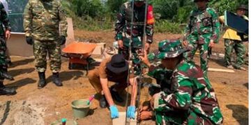 Bupati Tanjab Barat Serahkan Bantuan Kepada Korban Kebakaran di Tungkal Ilir