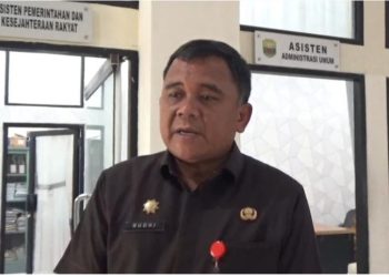 Bupati Tanjab Barat Serahkan Bantuan Kepada Korban Kebakaran di Tungkal Ilir