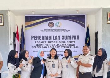 7 Pegawai Lapas Perempuan Kelas IIB Jambi Angkatan 2024 Resmi Diambil Sumpah/Janji sebagai Pegawai Negeri Sipil