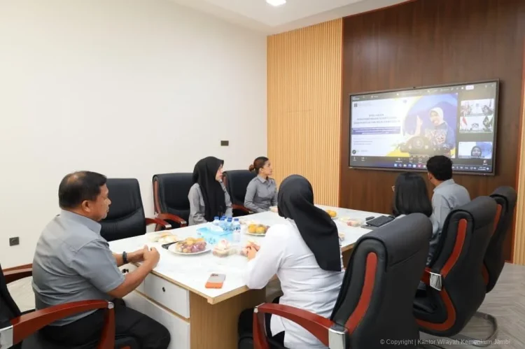 Tingkatkan Kualitas Layanan, Kanwil Kemenkum Jambi Ikuti Pelatihan Teknis Pelayanan Publik bagi Petugas Loket