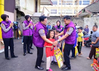 Pulihkan Trauma Pascakebakaran, Biro SDM Polda Jambi Hadirkan Dukungan Psikologis untuk Anak-anak dan Keluarga Korban