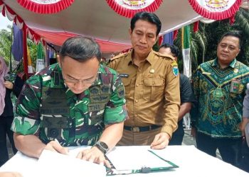 Dandim 0415/Jambi Dampingi Bupati Batang Hari Resmikan Jembatan Bailey Penghubung Dua Desa