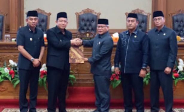 Ketua DPRD Aidi Hatta S Ag Pimpin Rapat Paripurna Pemandangan Umum Fraksi terhadap Raperda Pertanggungjawaban APBD 2025