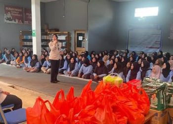 Kalapas Perempuan Kelas II B Jambi Meita Eriza Salurkan Bantuan Kebutuhan bagi Kelompok Rentan dan 209 Warga Binaan