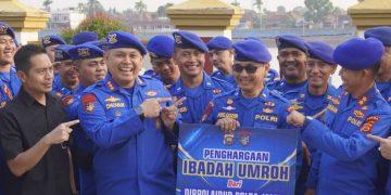 Dedikasi Tanpa Batas, Aipda Abdul Qodir Diganjar Hadiah Umrah atas Pengabdian kepada Masyarakat