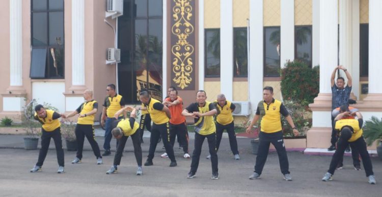 Jaga Kebugaran Personel, Polres Tanjung Jabung Barat Gelar Olahraga Bersama