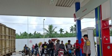Polsek Kawasan Pelabuhan Marina Amankan Ibadah Minggu di Gereja Santo Paulus Kuala Tungkal, Ibadah Berlangsung Aman dan Khidmat
