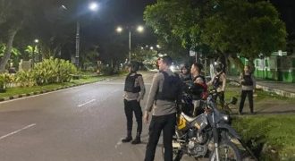 Polsek Kawasan Pelabuhan Marina Amankan Ibadah Minggu di Gereja Santo Paulus Kuala Tungkal, Ibadah Berlangsung Aman dan Khidmat