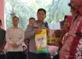 Polres Sarolangun Salurkan 130 Paket Sembako untuk Warga Terdampak Banjir di Mandiangin Timur