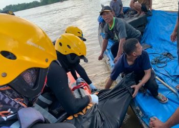 Polres Tanjab Barat Bersama Tim Gabungan Berhasil Evakuasi Korban Tenggelam di Sungai Pengabuan