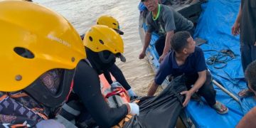 Polres Tanjab Barat Bersama Tim Gabungan Berhasil Evakuasi Korban Tenggelam di Sungai Pengabuan