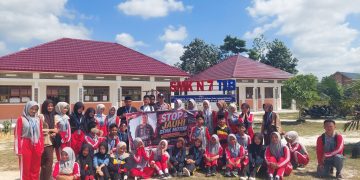 Cegah Kenakalan Remaja, Bhabinkamtibmas Polsek Betara Berikan Penyuluhan kepada Pelajar SMKN 7 Tanjung Jabung Barat