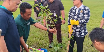 Wali Kota Jambi Tanam Pohon Kenangan di Taman Cadika Hutan Kota Medan
