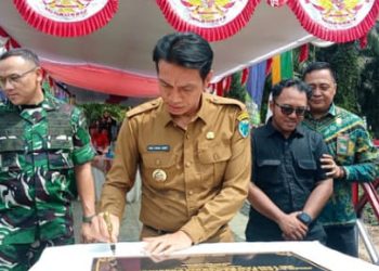 Resmikan Jembatan Bailey, Ini Pesan Bupati Batanghari