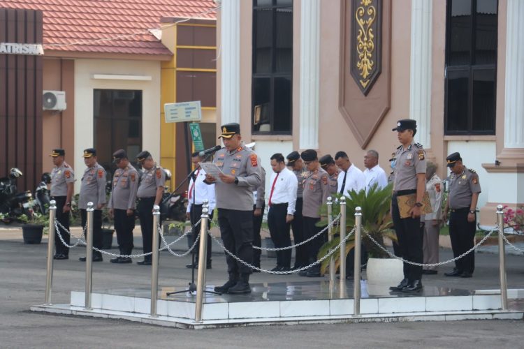 Kapolres Tanjab Barat Pimpin Apel Pagi, Tekankan Personel Jauhi Pinjol, Narkoba dan Tingkatkan Kepercayaan Masyarakat