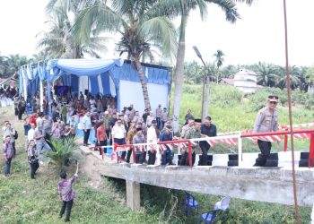 Kapolres Muaro Jambi Dampingi Kapolda Jambi Resmikan Renovasi Jembatan Merah Putih Presisi Polda Jambi