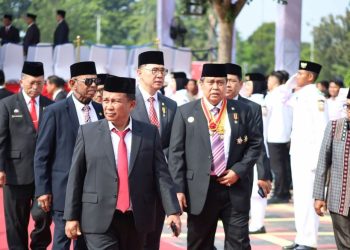Kakanwil Kemenkum Jambi Ikuti Upacara HUT RI ke-81 di Lapangan Kantor Gubernur