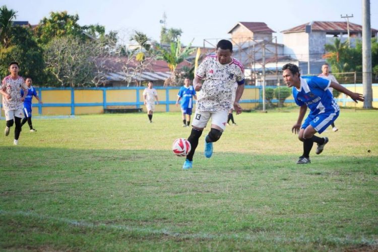Bupati Tanjab Barat Buka Turnamen Bola Antar OPD Cup 2026