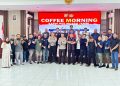 Pengecekan Handphone Personel Polsek Mestong Dalam Rangka Pencegahan Personel Bermain Judi Online