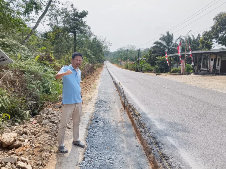 Pelebaran Jalan Sungai Duren–Sungai Buluh Dinilai Asal-Asalan, LSM Pertanyakan Standar Konstruksi Hingga Keselamatan