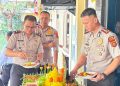 Momen Kebahagiaan Kapolres Muaro Jambi, AKBP Bayu Noormansyah, S.H., S.I.K., M.H., Memberikan Kejutan Spesial Kepada Waka Polres Muaro Jambi Kompol Aroni Candra SH MH Ke-48 Tahun