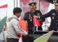 Semarak HUT ke-81 RI, Polres Tanjab Barat Bagikan 100 Paket Sembako untuk Nelayan Pesisir Kuala Tungkal