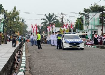 Pawai Pembangunan Meriahkan HUT ke-81 RI, Polres Batang Hari Sigap Amankan dan Atur Lalu Lintas