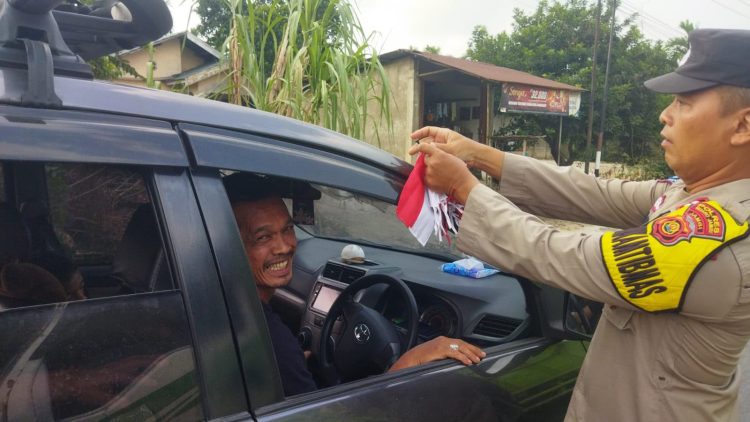 Semarak HUT RI ke-81: Lapas Perempuan Kelas II B Jambi Ramaikan ‘Fun Walk’ di Kanwil Ditjenpas Jambi