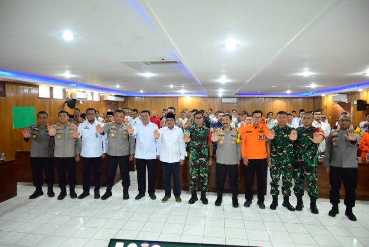 Gubernur Al Haris Datangi Korban Kebakaran di Lagan Tengah Tanjab Timur
