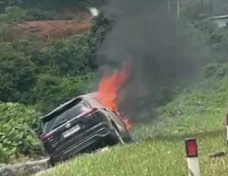 Tabrakan Mobil dengan Motor di Bungo, Mobil Terbakar, Dua Orang Tewas