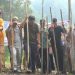 Canda Tawa di Hutan Desa, Bupati M. Syukur Manugal Padi dan Salurkan Bantuan Pertanian