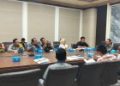 Jumat Bersih, Babinsa Simpang III Sipin Bersama Warga Siapkan Lingkungan Hadapi Piala Adipura