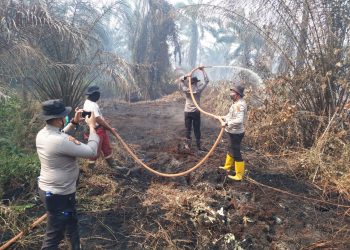 Kapolsek Mestong AKP Hengky Lesmana, S.H. Melaksanakan Silaturahmi Sekaligus Berpamitan Kepada Ketua Forum Kepala Desa Kecamatan Mestong