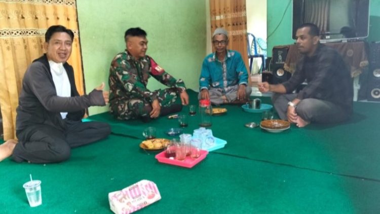 Perkuat Kamtibmas dan Kedekatan dengan Warga, Babinsa Olak Kemang Intensifkan Komsos